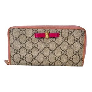 Gucci GG Supreme Ribbon Zippy Wallet